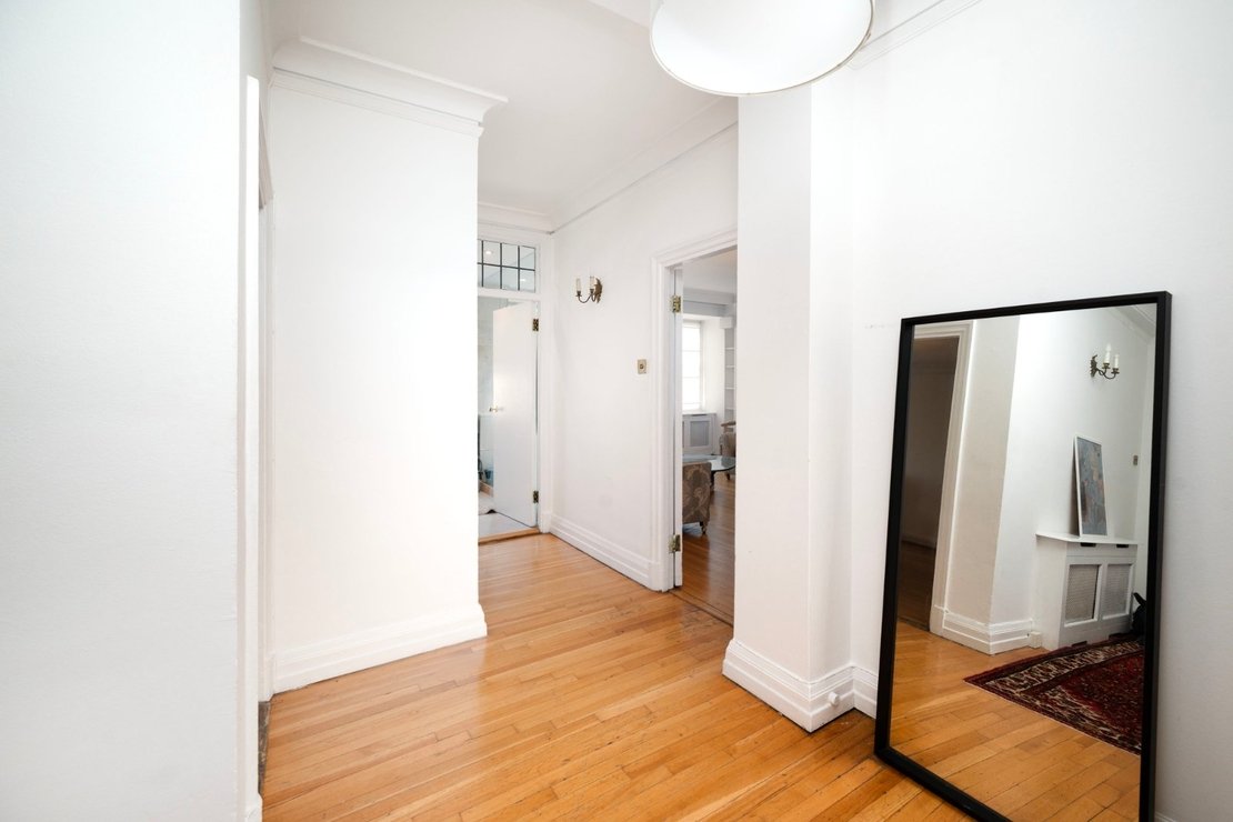 2 bedroom Flat to rent in Eyre Court-view9