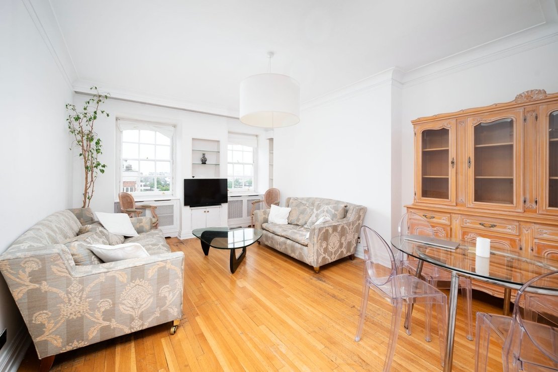 2 bedroom Flat to rent in Eyre Court-view2