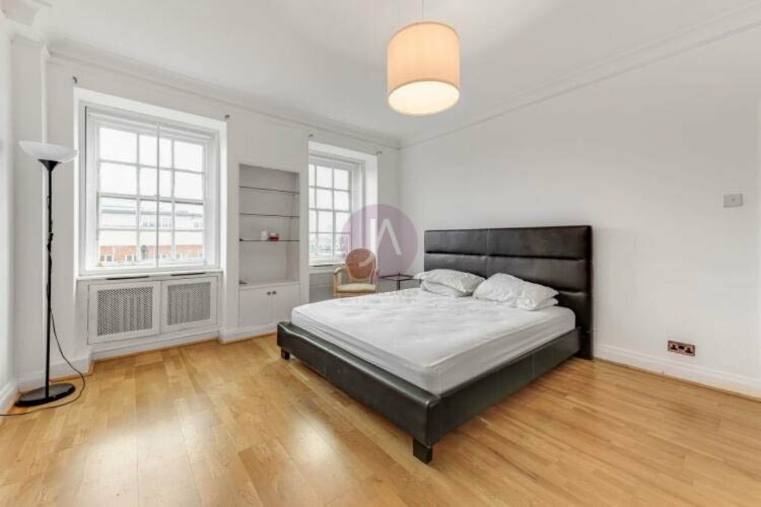 2 bedroom Flat to rent in Eyre Court-view3