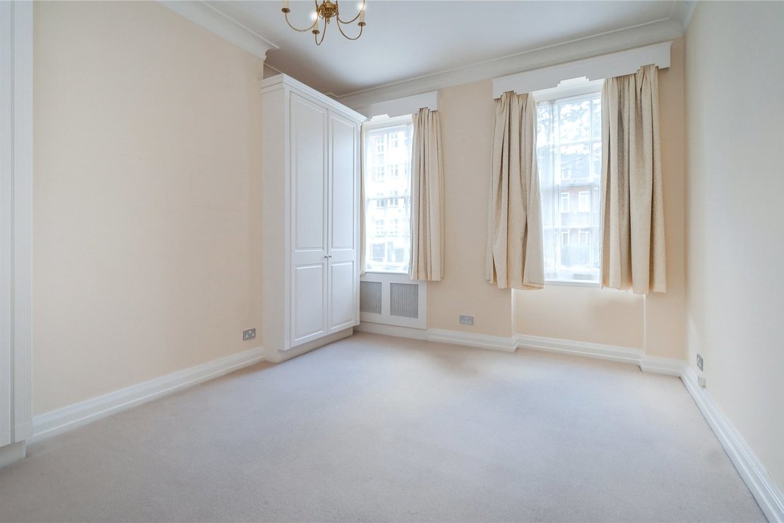 3 bedroom Flat to rent in Eyre Court-view7