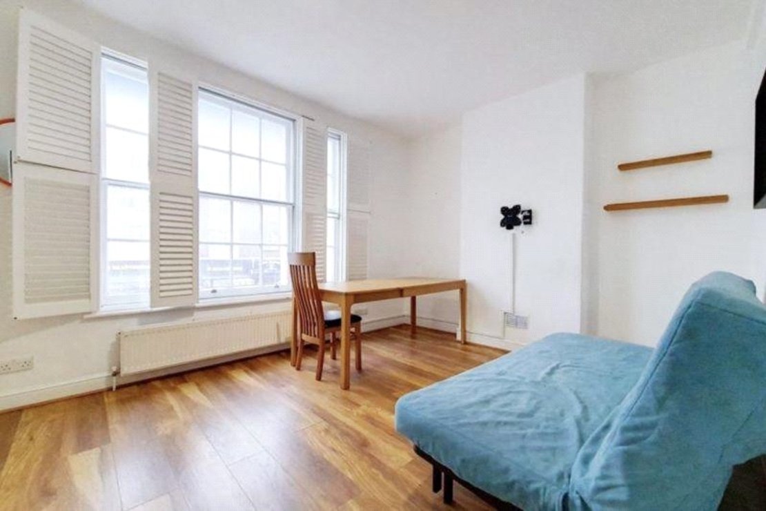 3 bedroom Maisonette to rent in Finchley Road-view1