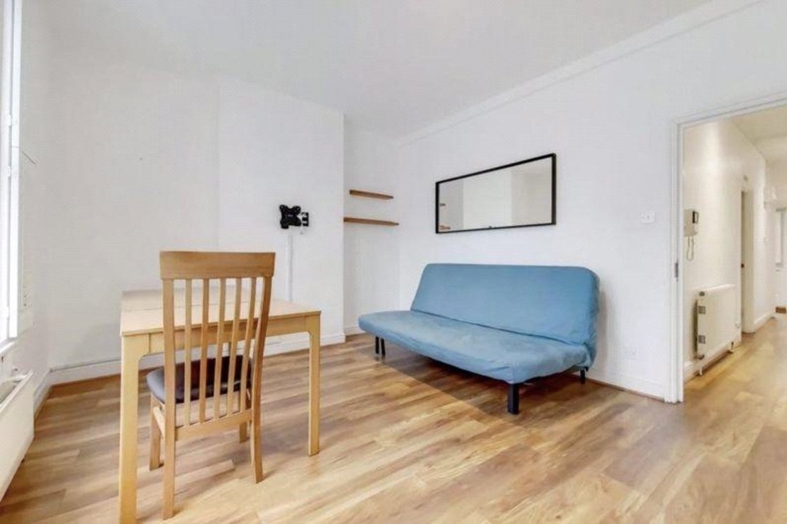 3 bedroom Maisonette to rent in Finchley Road-view9