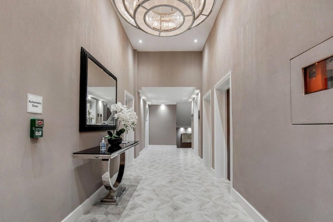 1 bedroom Flat to rent in Fitzjohns Avenue-view6