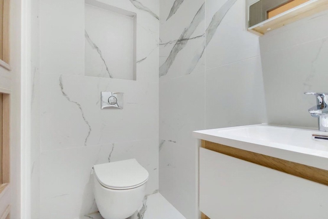 1 bedroom Flat to rent in Fitzjohns Avenue-view5