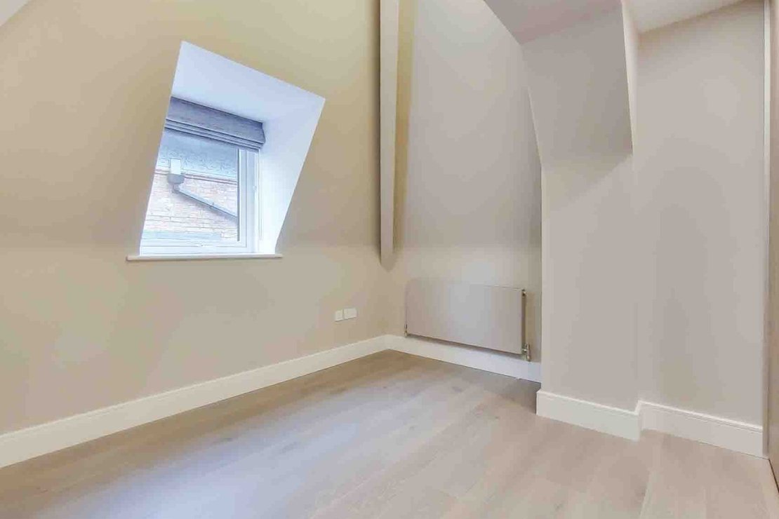 2 bedroom Flat to rent in Fitzjohns Avenue-view8