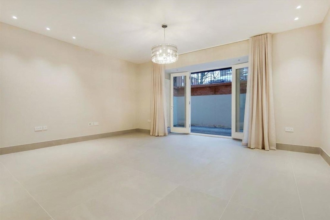 1 bedroom Flat to rent in Fitzjohns Avenue-view3