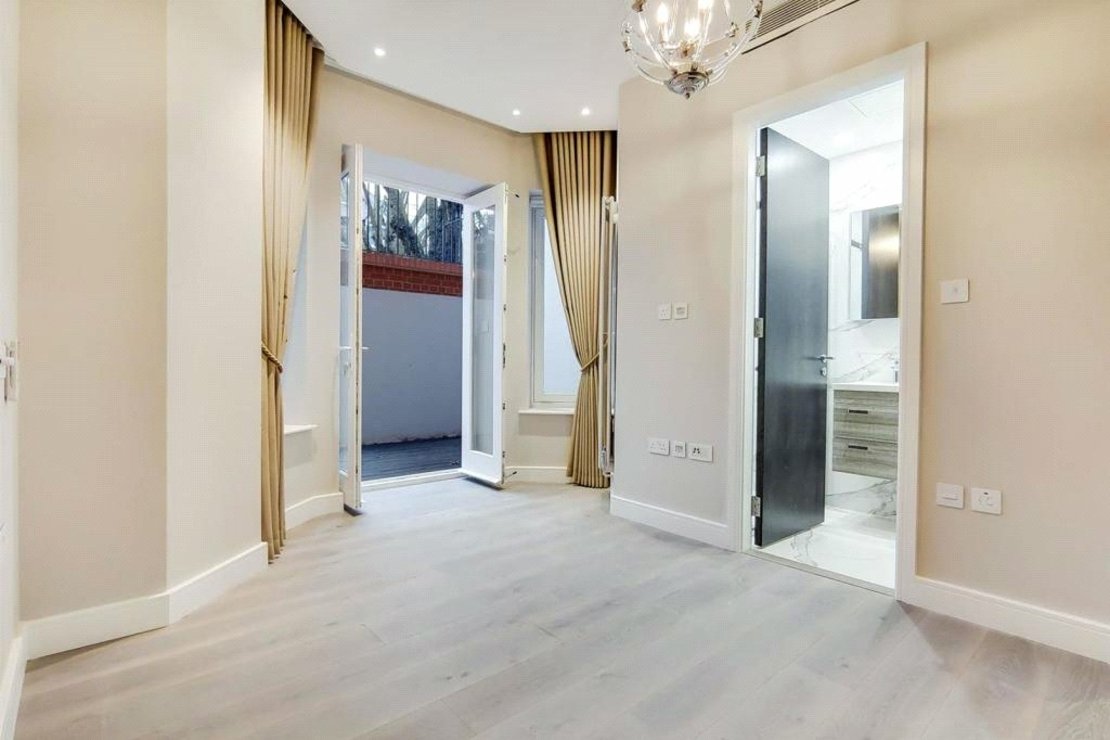 1 bedroom Flat to rent in Fitzjohns Avenue-view2