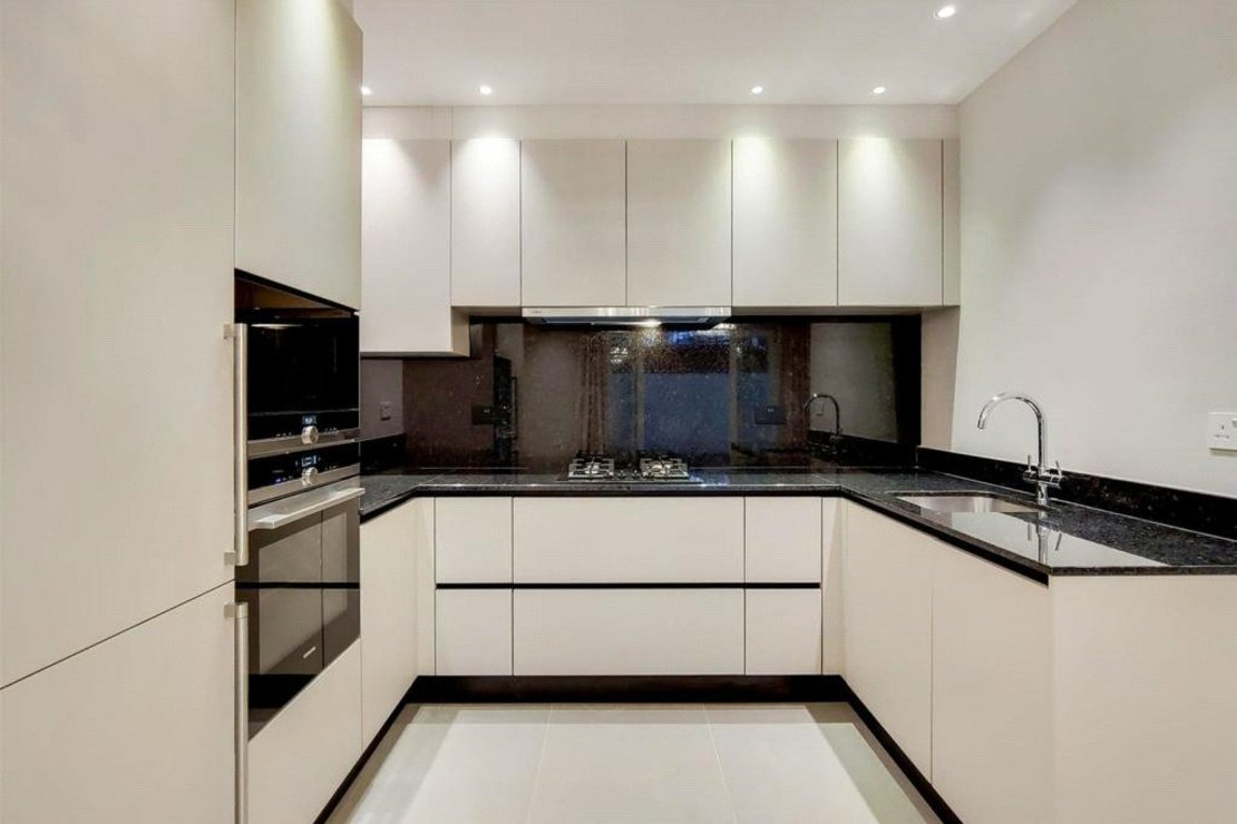 1 bedroom Flat to rent in Fitzjohns Avenue-view4