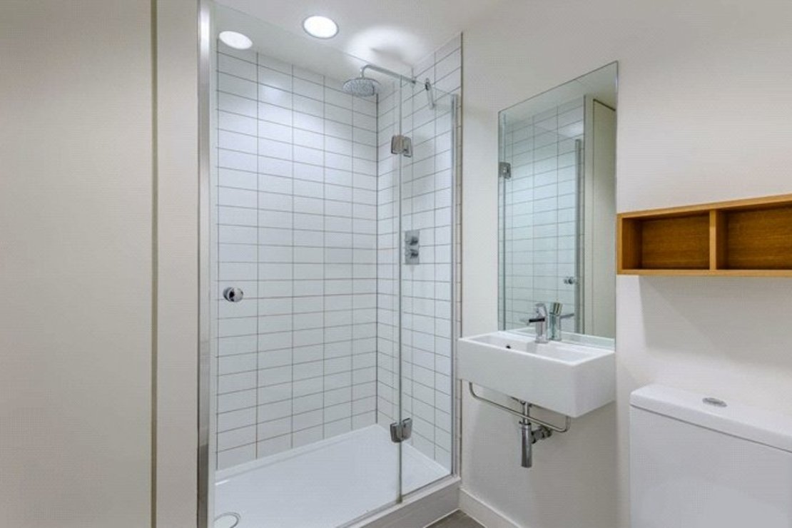 2 bedroom Flat to rent in Fulham Road-view11