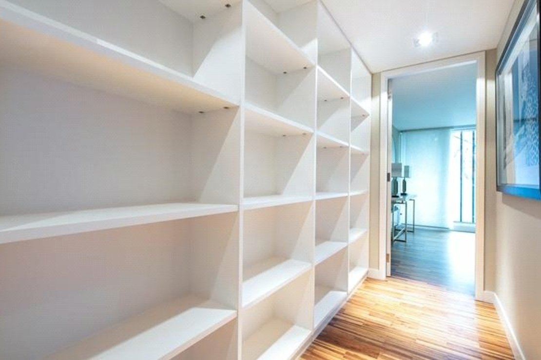 2 bedroom Flat to rent in Fulham Road-view7