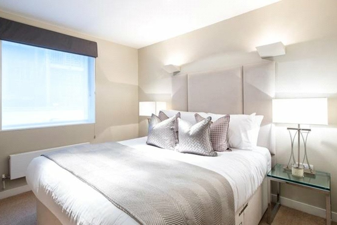2 bedroom Flat to rent in Fulham Road-view6