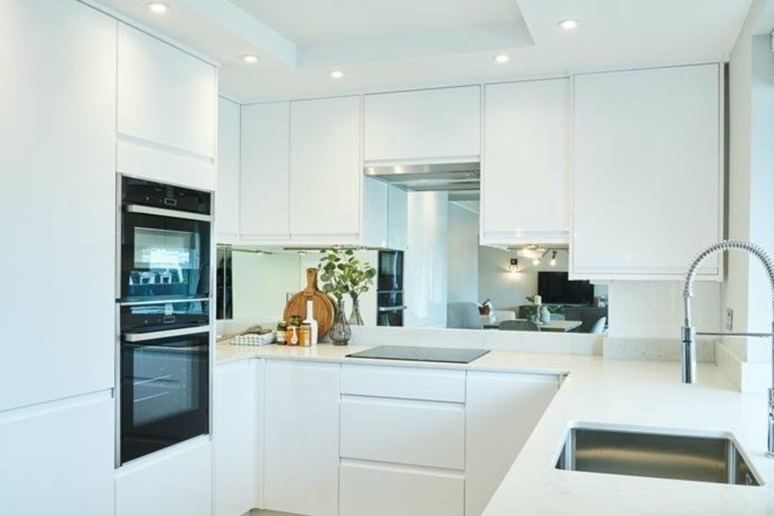2 bedroom Flat to rent in Fulham Road-view3