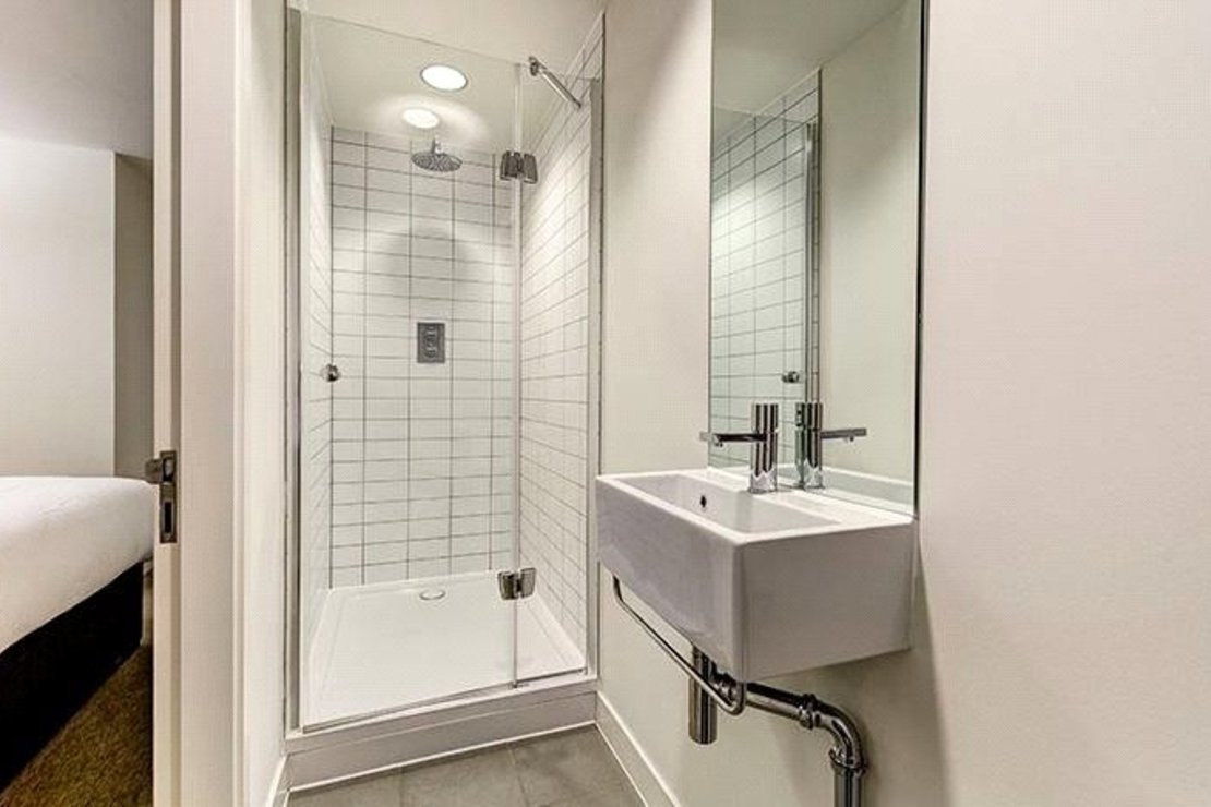 2 bedroom Flat to rent in Fulham Road-view6