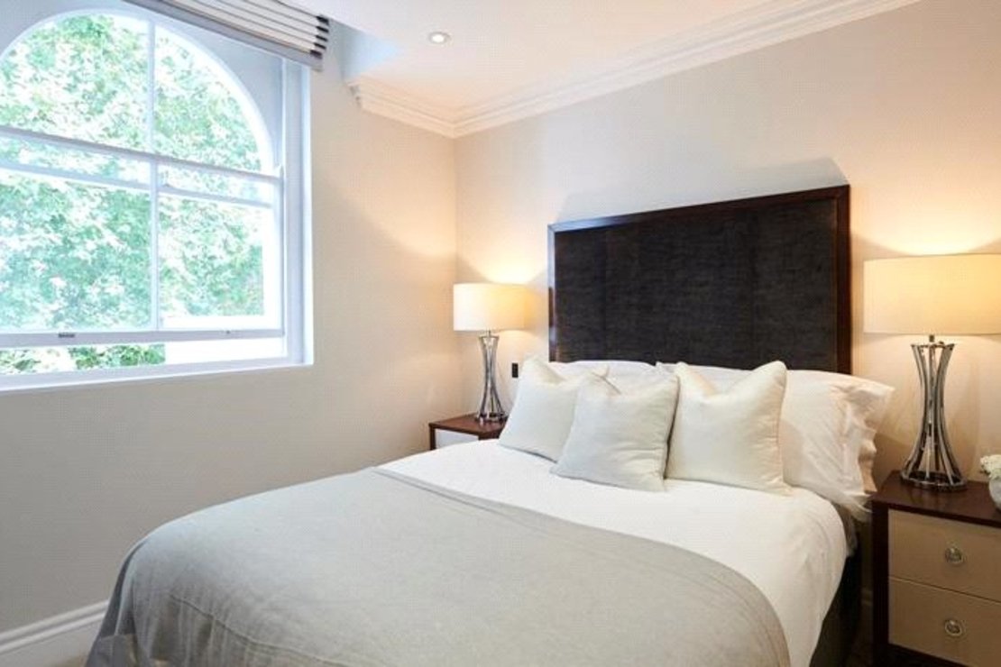 2 bedroom Flat to rent in Garden House-view4