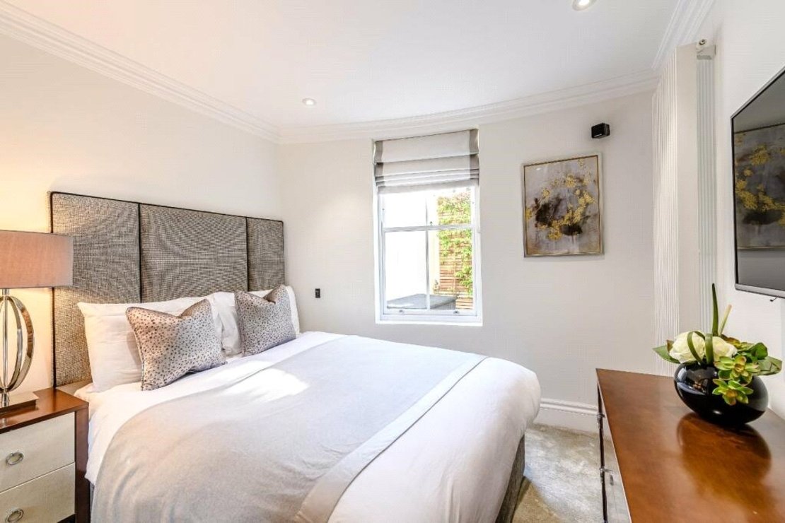 1 bedroom Flat to rent in Garden House-view8