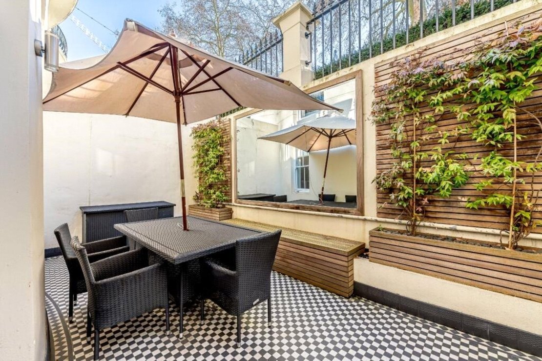 1 bedroom Flat to rent in Garden House-view12
