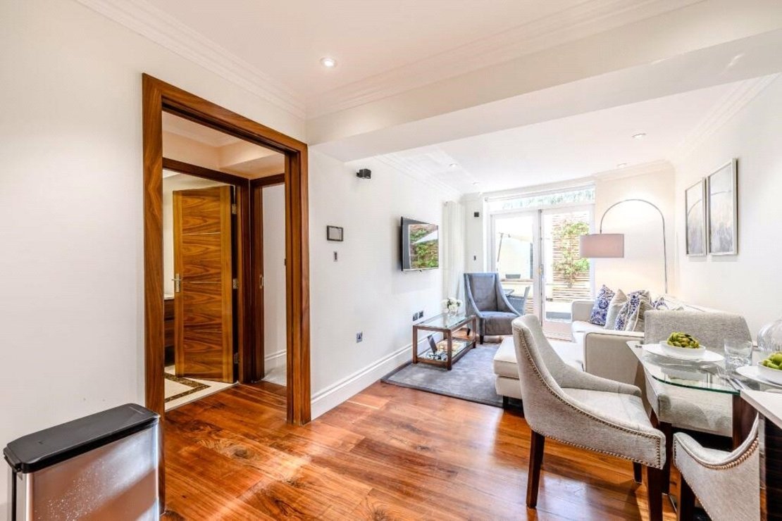 1 bedroom Flat to rent in Garden House-view7