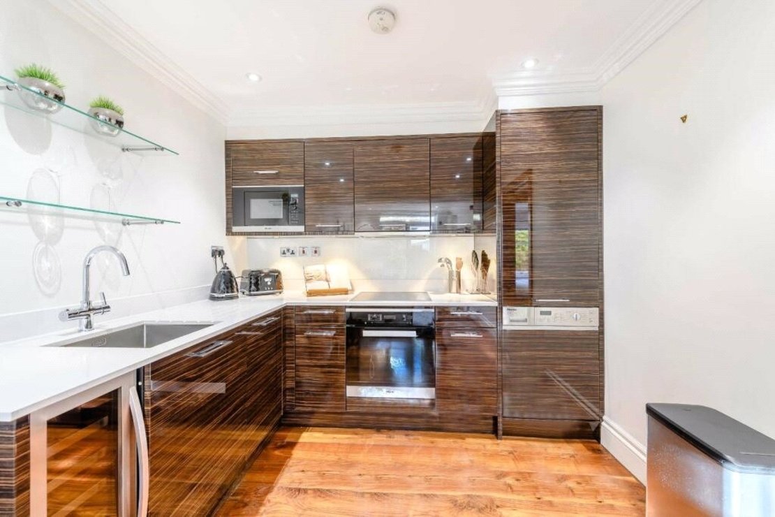 1 bedroom Flat to rent in Garden House-view2