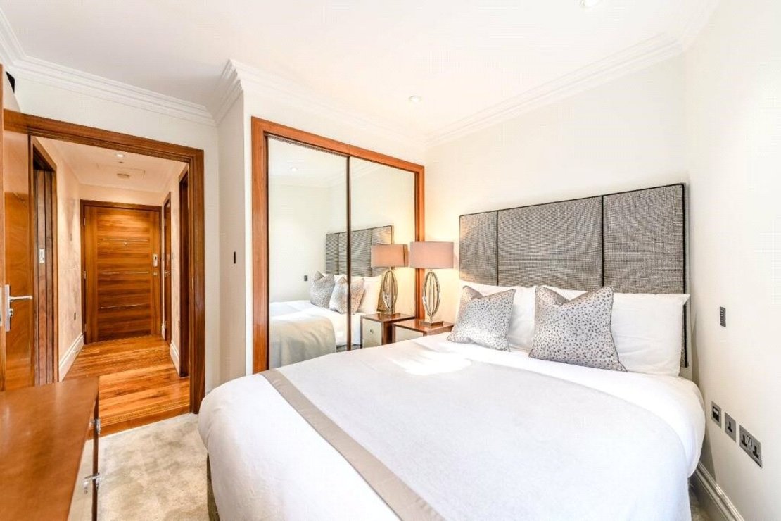 1 bedroom Flat to rent in Garden House-view3