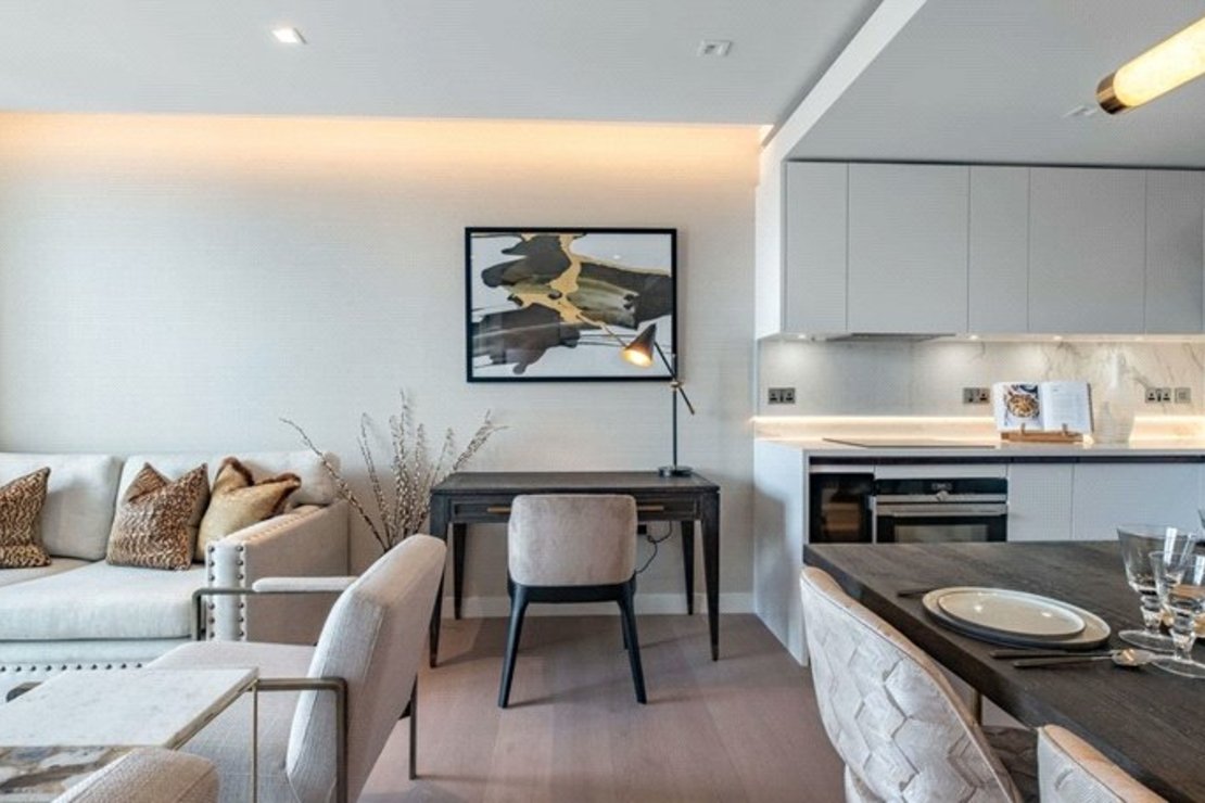 1 bedroom Flat to rent in Garrett Mansions-view3