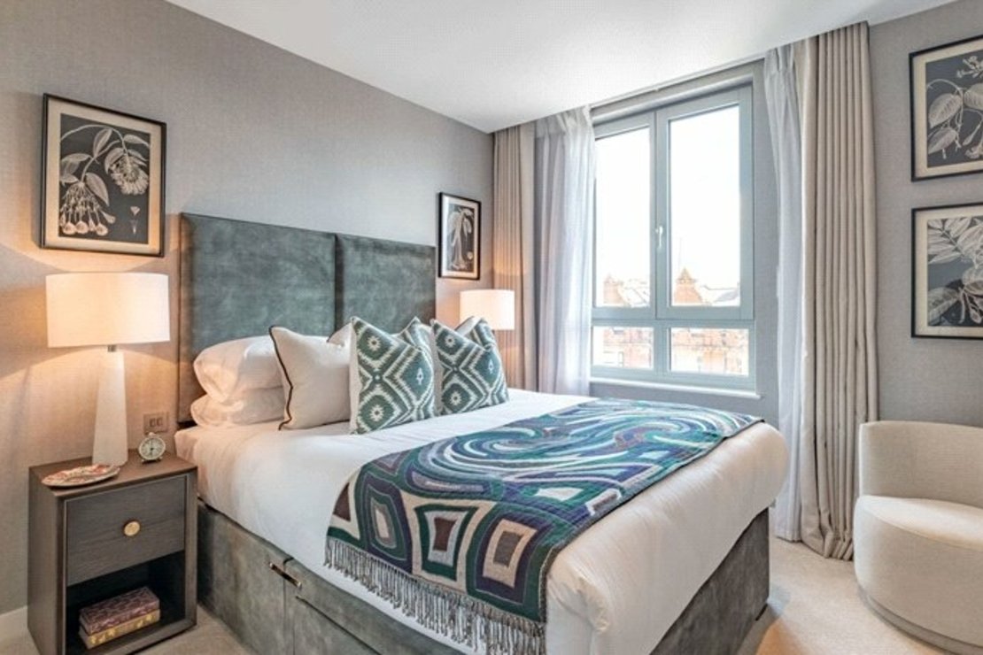 1 bedroom Flat to rent in Garrett Mansions-view5