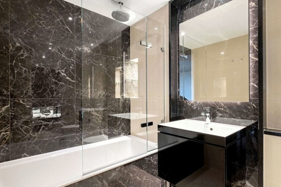 1 bedroom Flat to rent in Garrett Mansions-view7