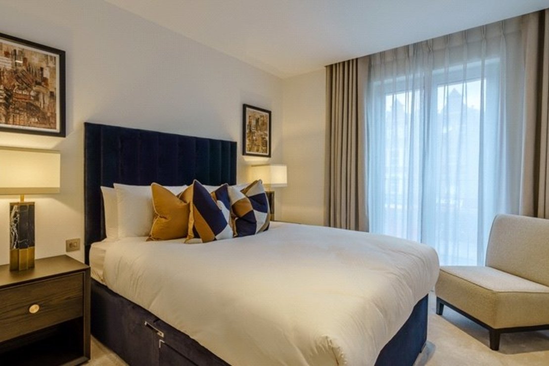1 bedroom Flat to rent in Garrett Mansions-view4