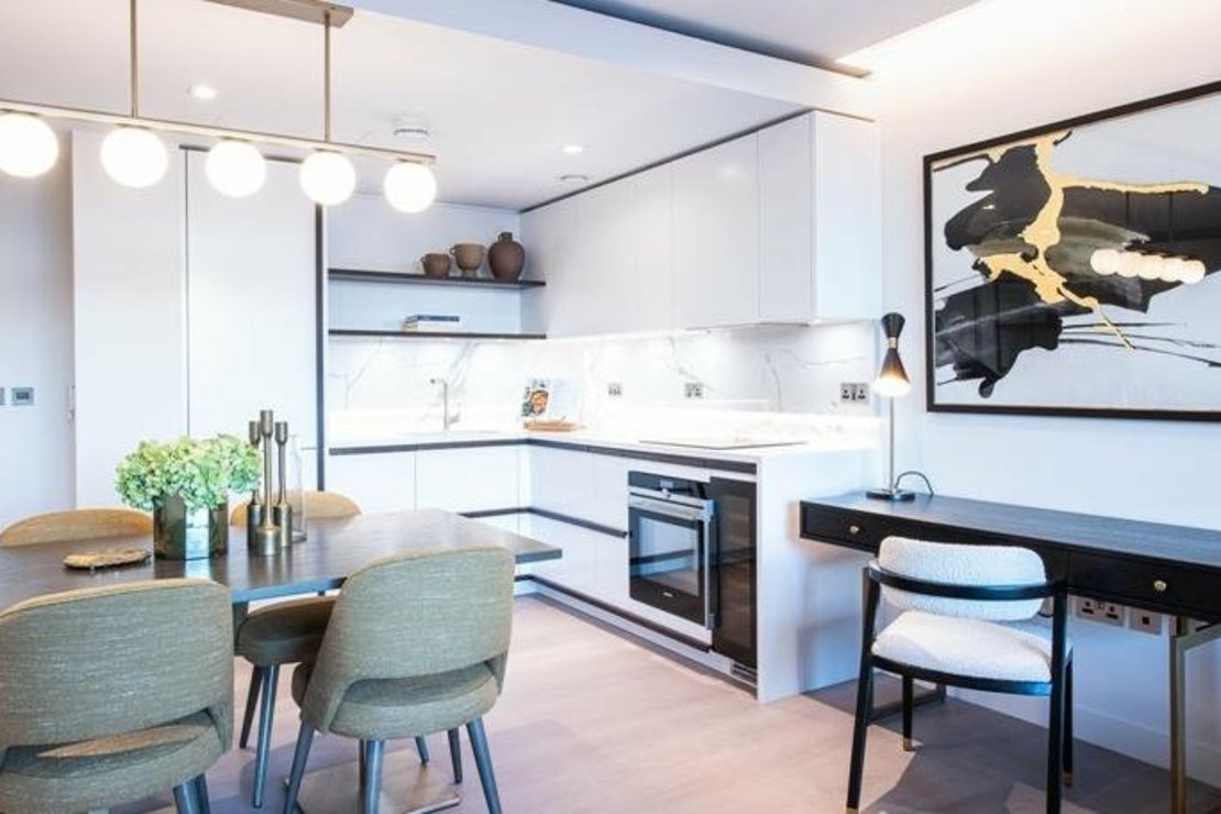1 bedroom Flat to rent in Garrett Mansions-view2