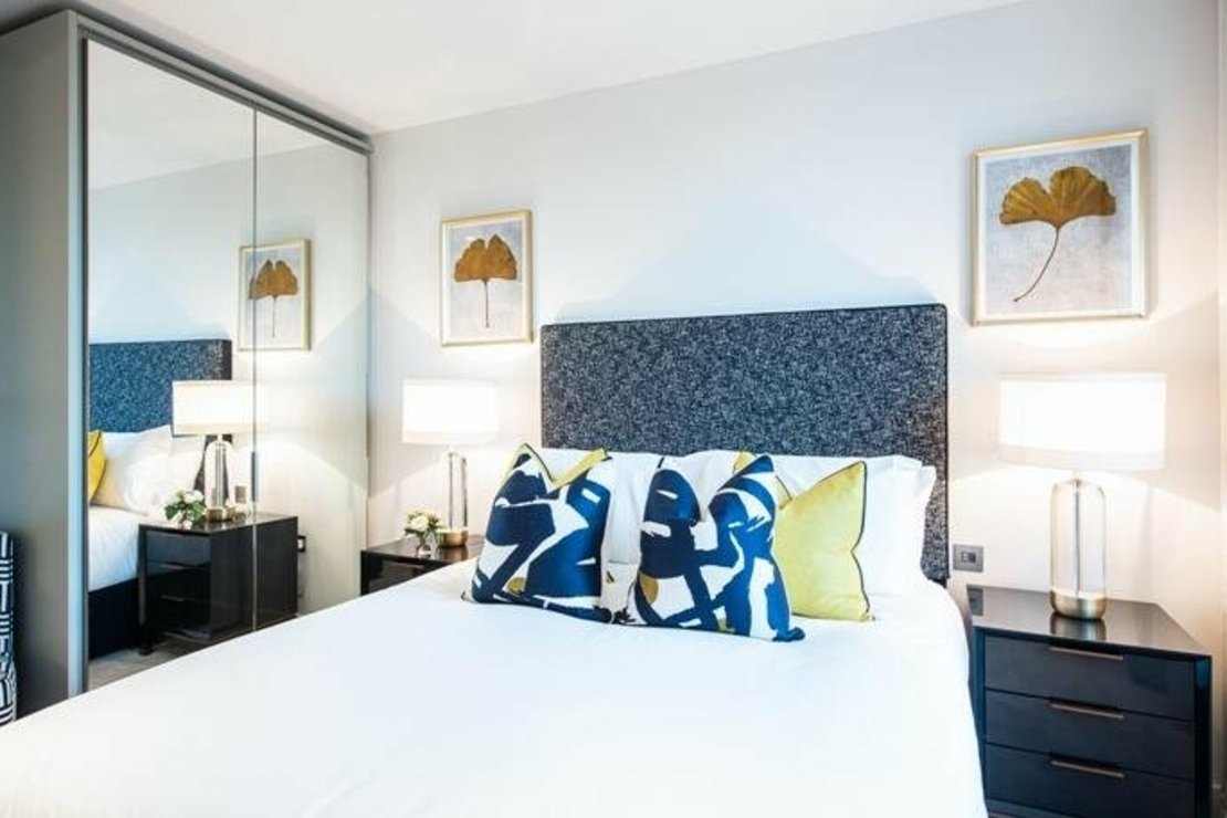 2 bedroom Flat to rent in Garrett Mansions-view4