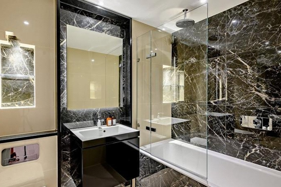1 bedroom Flat to rent in Garrett Mansions-view8