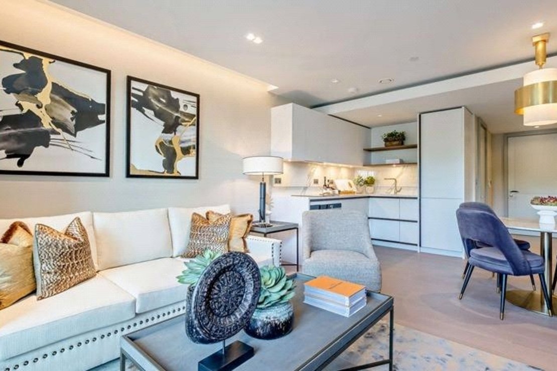 1 bedroom Flat to rent in Garrett Mansions-view5