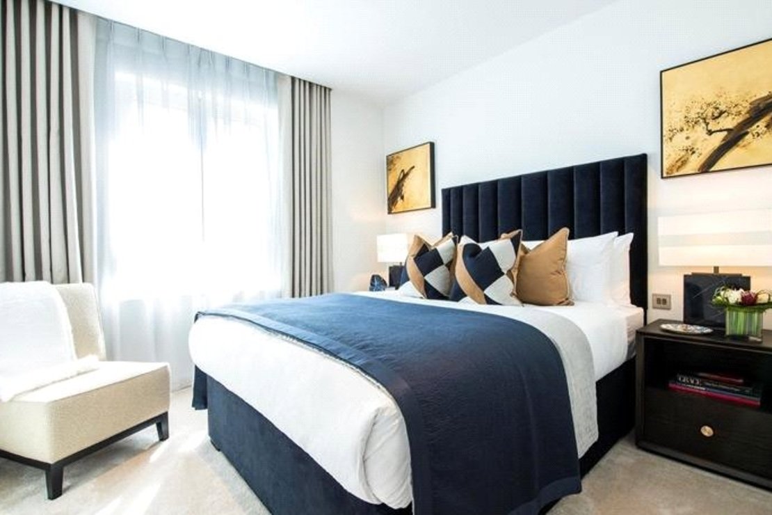 1 bedroom Flat to rent in Garrett Mansions-view6