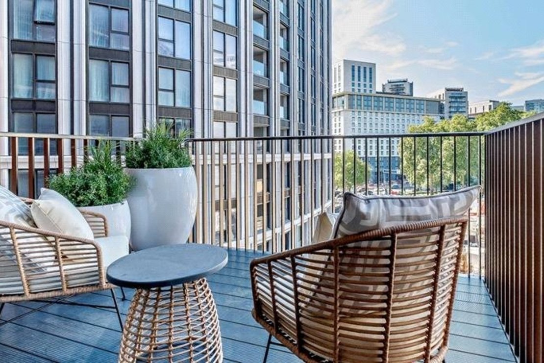 1 bedroom Flat to rent in Garrett Mansions-view4