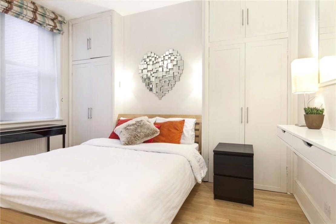 1 bedroom Flat to rent in Garrick House-view4