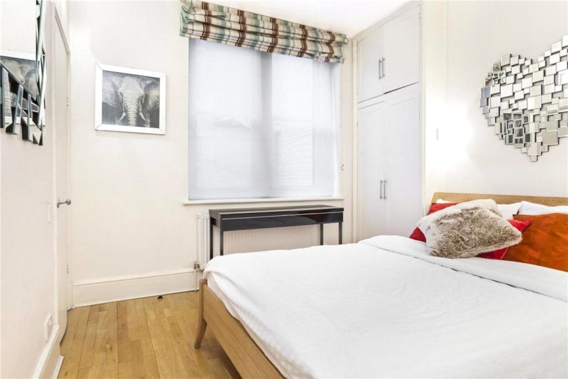 1 bedroom Flat to rent in Garrick House-view5