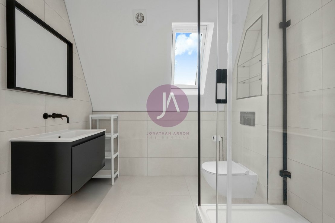 4 bedroom Maisonette to rent in Gayton Road-view11