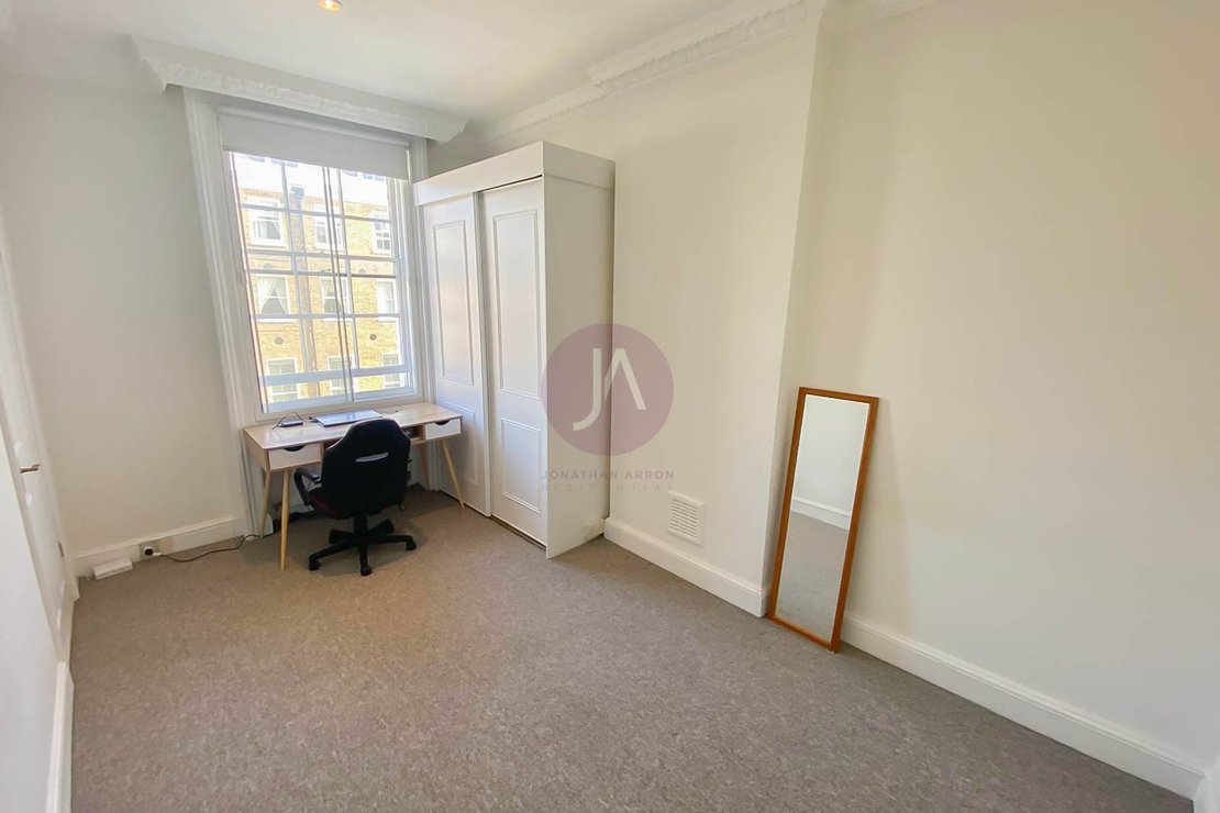 2 bedroom Flat to rent in Gloucester Place-view9