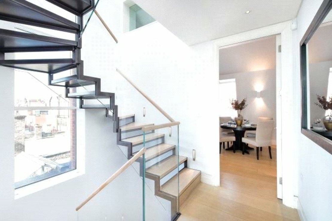 3 bedroom Flat to rent in Green Street-view6