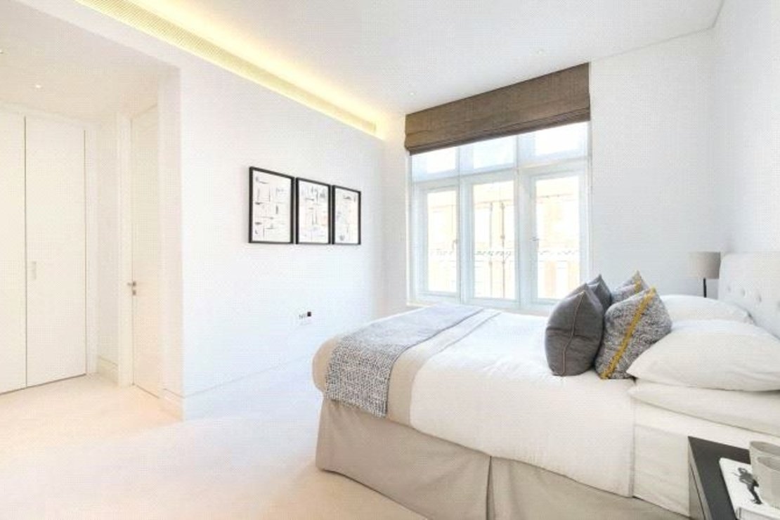 3 bedroom Flat to rent in Green Street-view7