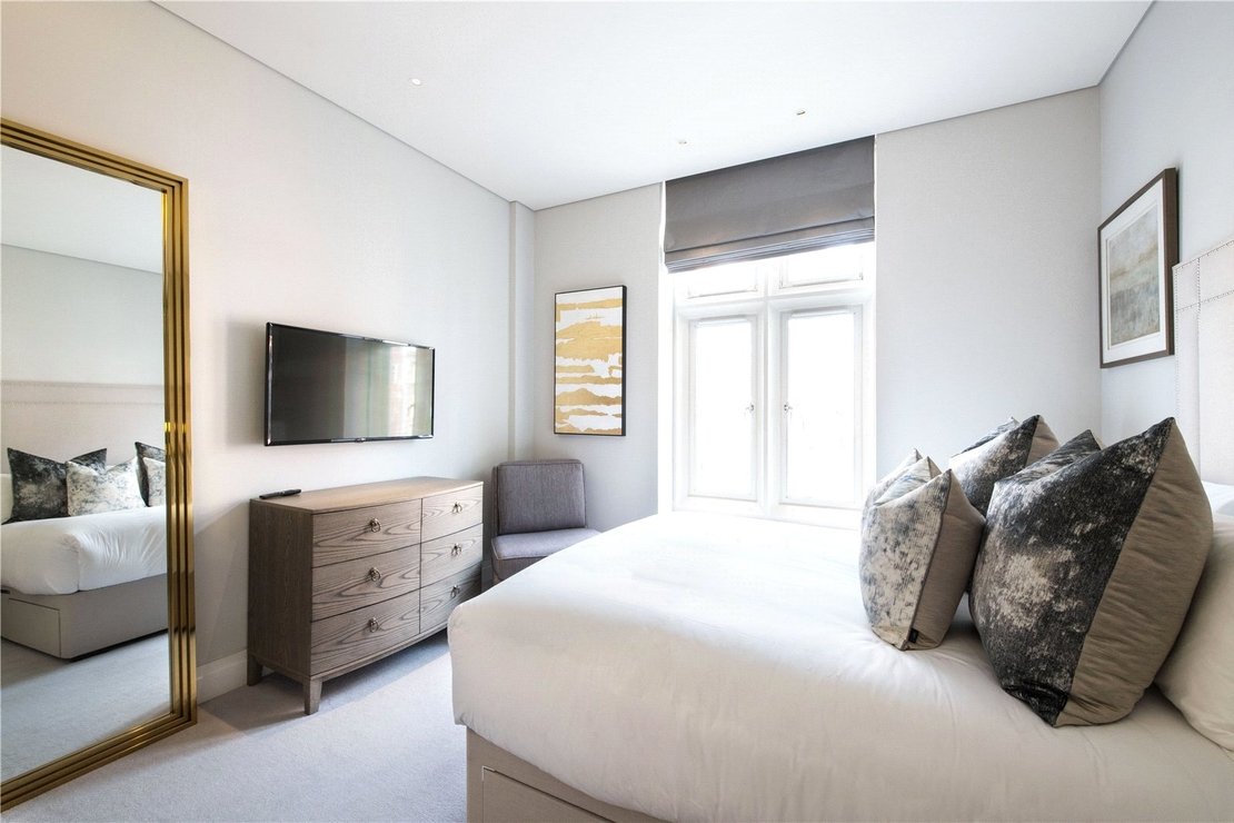 2 bedroom Flat to rent in Green Street-view6