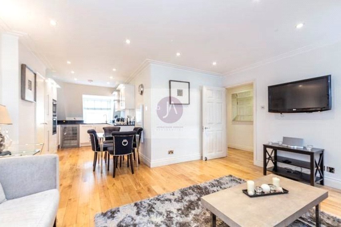 1 bedroom Flat to rent in Grosvenor Hill-view1