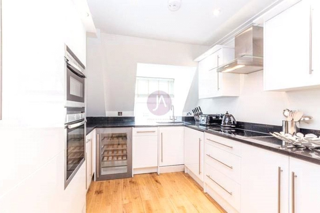 1 bedroom Flat to rent in Grosvenor Hill-view2