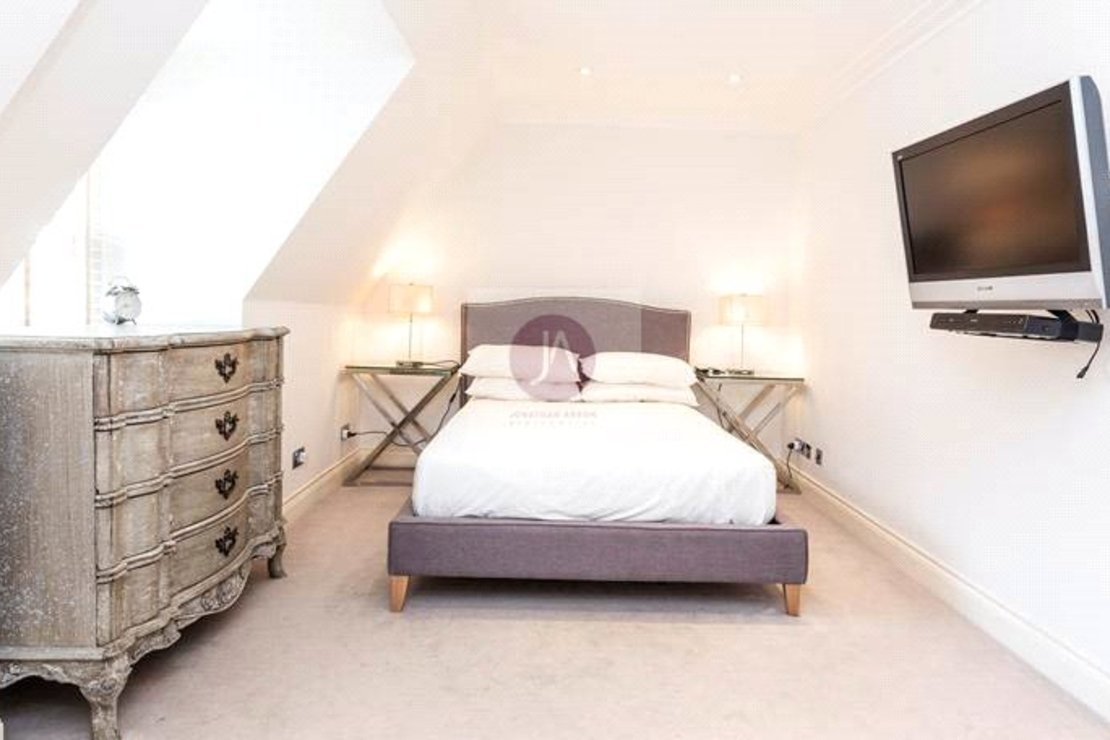 1 bedroom Flat to rent in Grosvenor Hill-view4