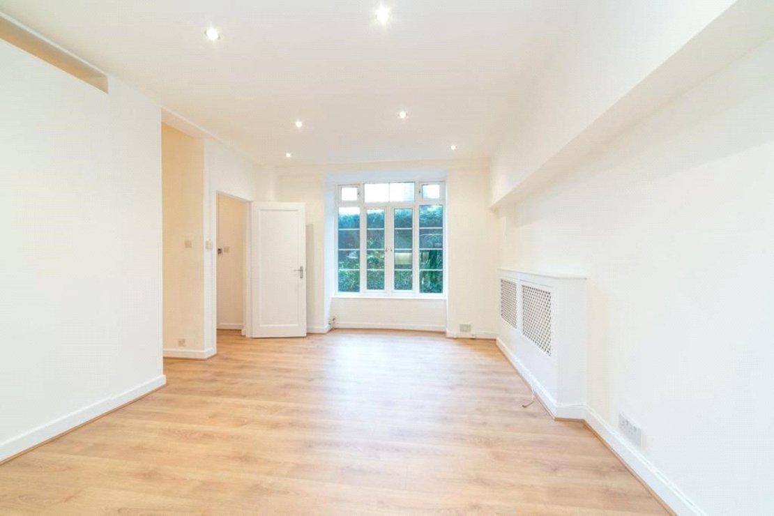 1 bedroom Flat to rent in Grove End Gardens-view6
