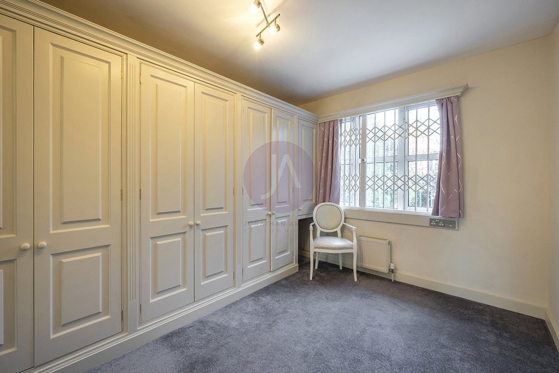 5 bedroom House to rent in Grove End Road-view18