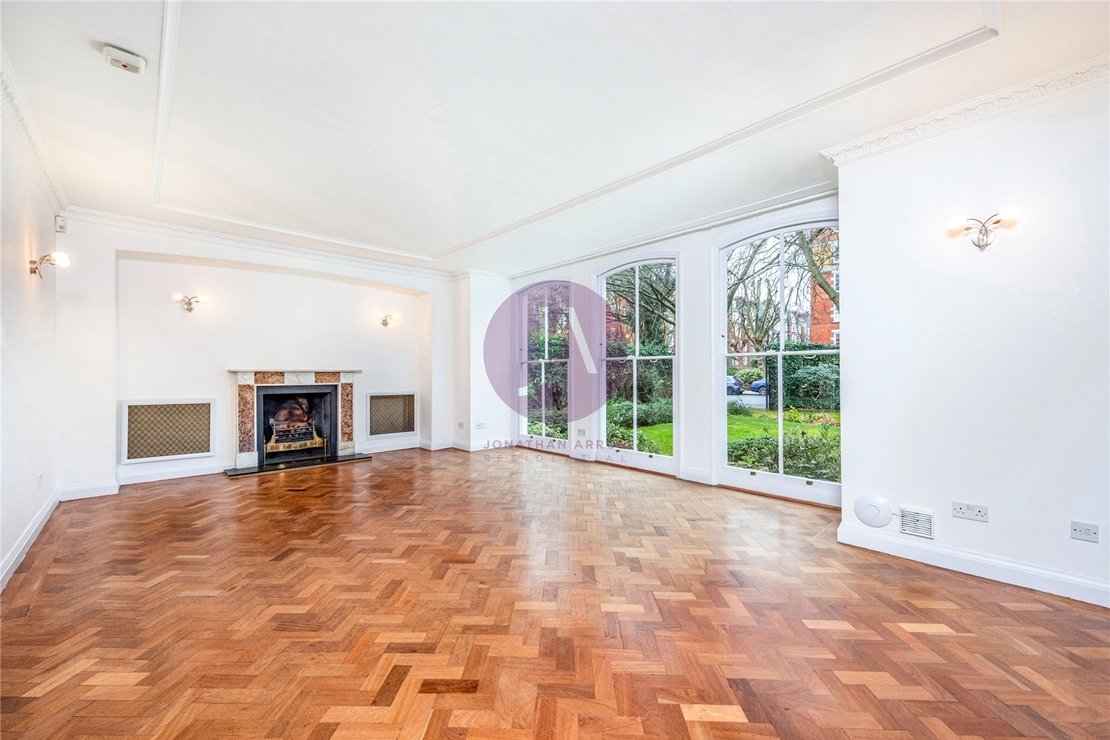 5 bedroom House to rent in Grove End Road-view1