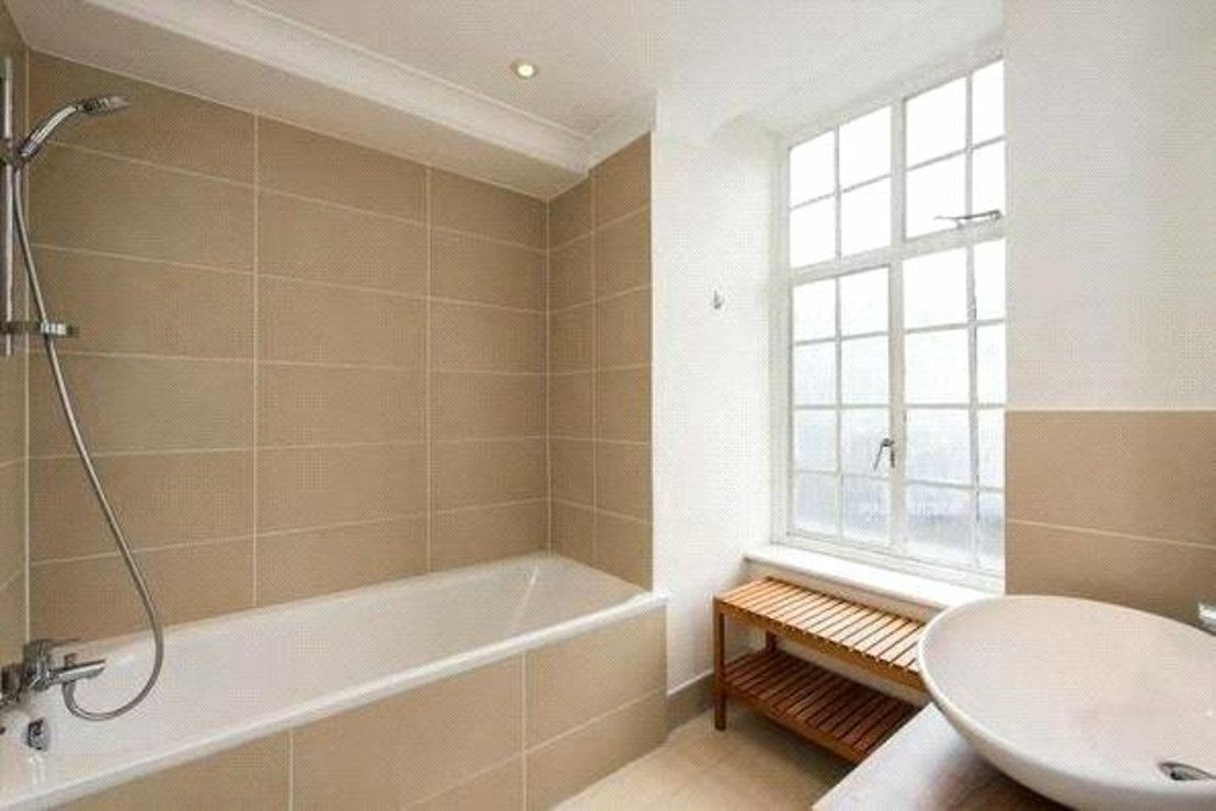 2 bedroom Flat to rent in Hallam Street-view6