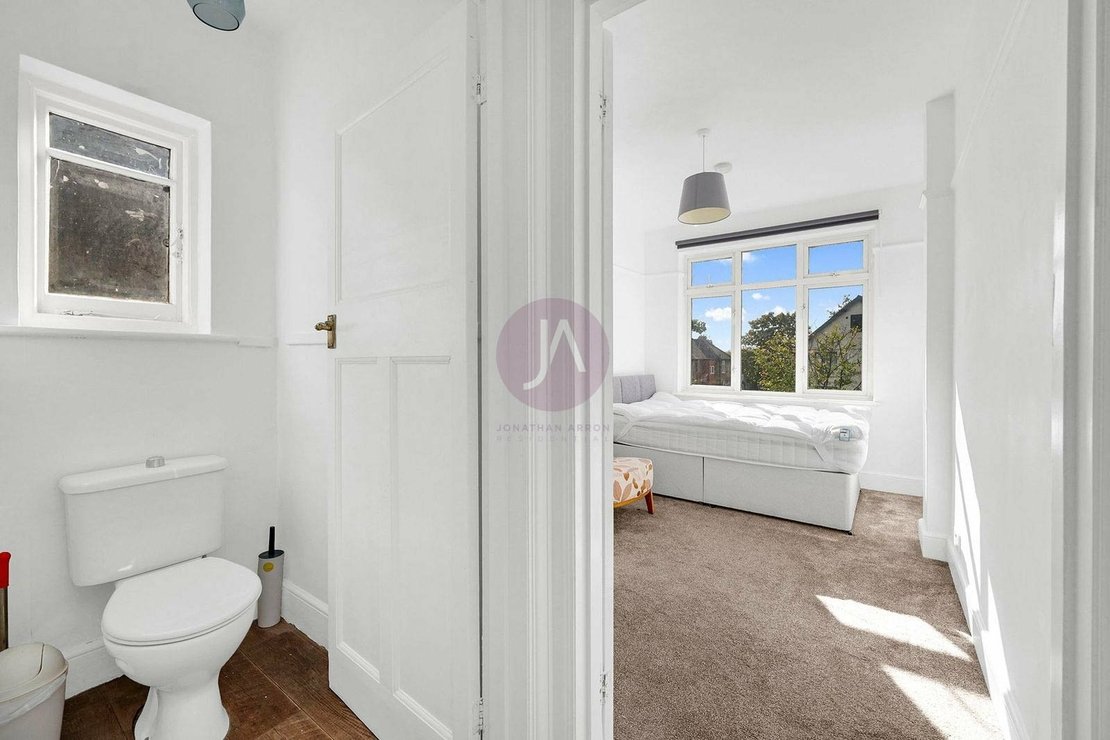 4 bedroom House to rent in Hanover Road-view11