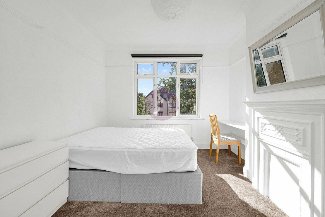 4 bedroom House to rent in Hanover Road-view13