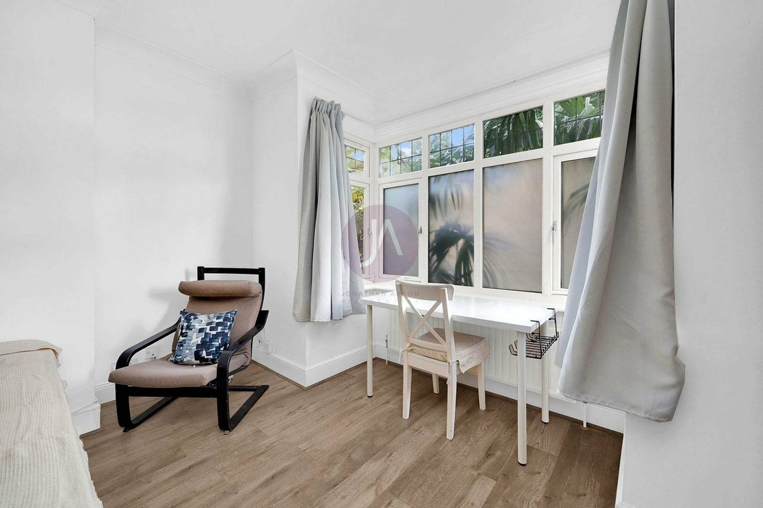 4 bedroom House to rent in Hanover Road-view10